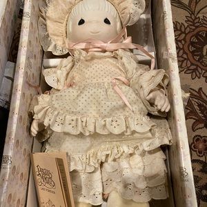 1970s collector porcelain girl precious moment